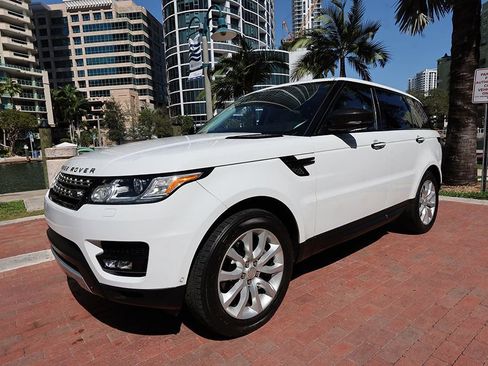 Used 2014 Land Rover Range Rover Sport HSE image 28