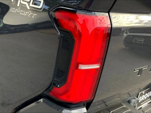 Used 2024 Toyota Tacoma TRD Sport RWD image 28