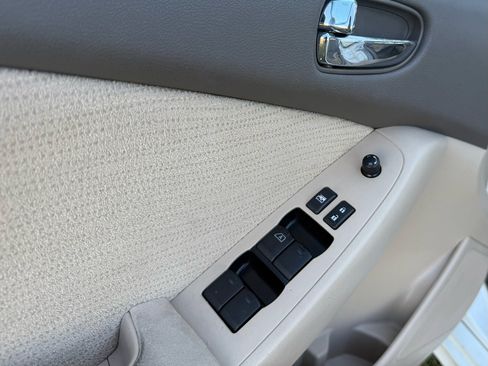 Used 2010 Nissan Altima 2.5 S image 15