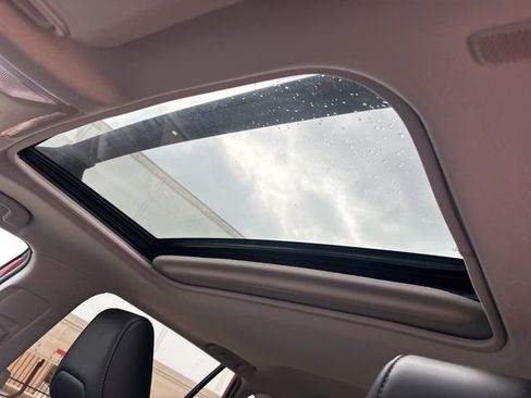 Used 2023 Toyota RAV4 XLE Premium image 10