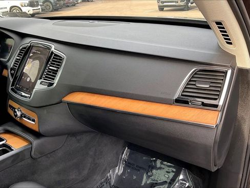 Used 2024 Volvo XC90 B6 Plus w/ Protection Package Premier image 16