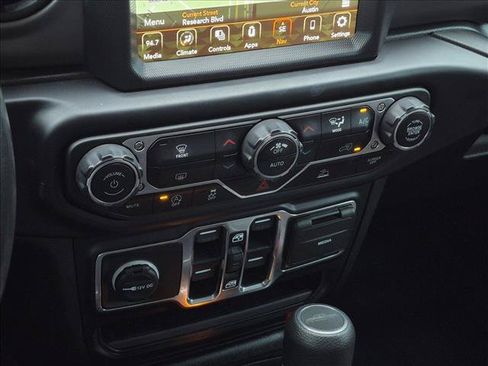 Used 2022 Jeep Gladiator Sport AWD/4WD image 15