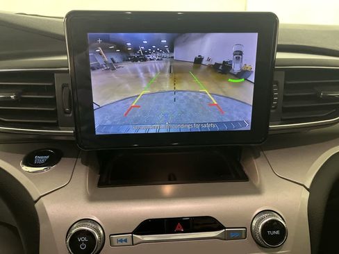 Used 2023 Ford Explorer XLT w/ Equipment Group 202A image 19