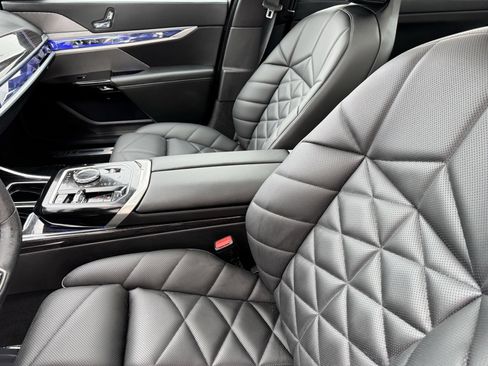 Used 2025 BMW 740i xDrive image 16
