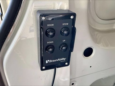 Used 2025 Mercedes-Benz Sprinter 2500 image 16