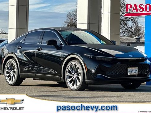 Used 2023 Toyota Crown Limited image 1