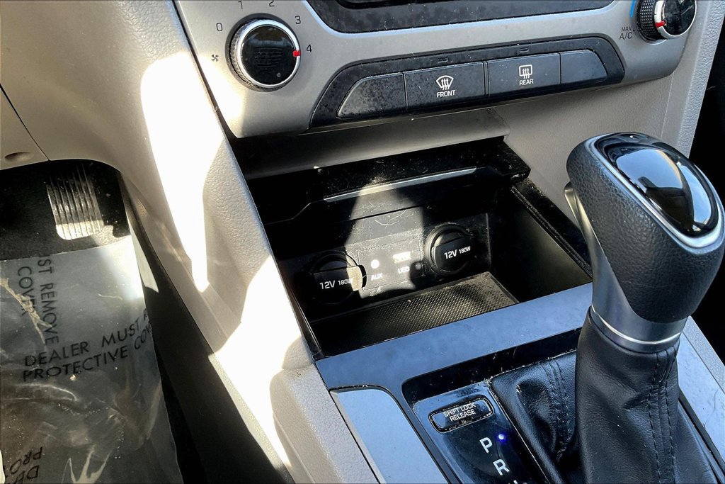 Used 2017 Hyundai Elantra SE FWD image 15