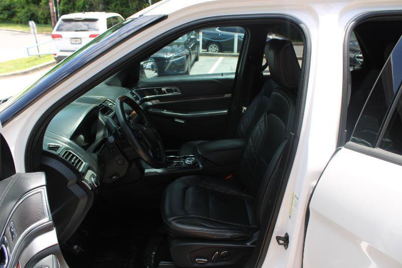 Used 2018 Ford Explorer Platinum AWD/4WD image 11