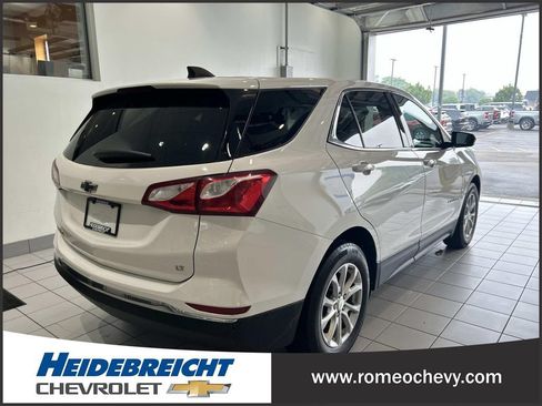 Used 2020 Chevrolet Equinox LT w/ Driver Convenience Package FWD image 4