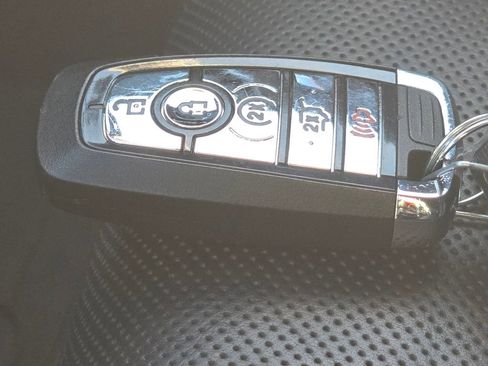 Used 2022 Lincoln Corsair Reserve w/ Luxury Package image 35