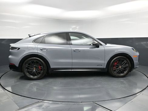 Used 2025 Porsche Cayenne GTS AWD/4WD image 9