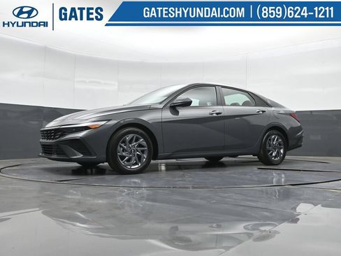 Certified 2024 Hyundai Elantra SEL FWD image 42