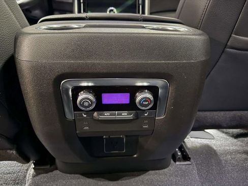 Used 2025 GMC Yukon XL Denali w/ Sun & Power Step Package image 20