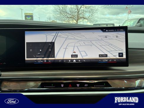 Used 2025 BMW 760i xDrive w/ Premium Package AWD/4WD image 28