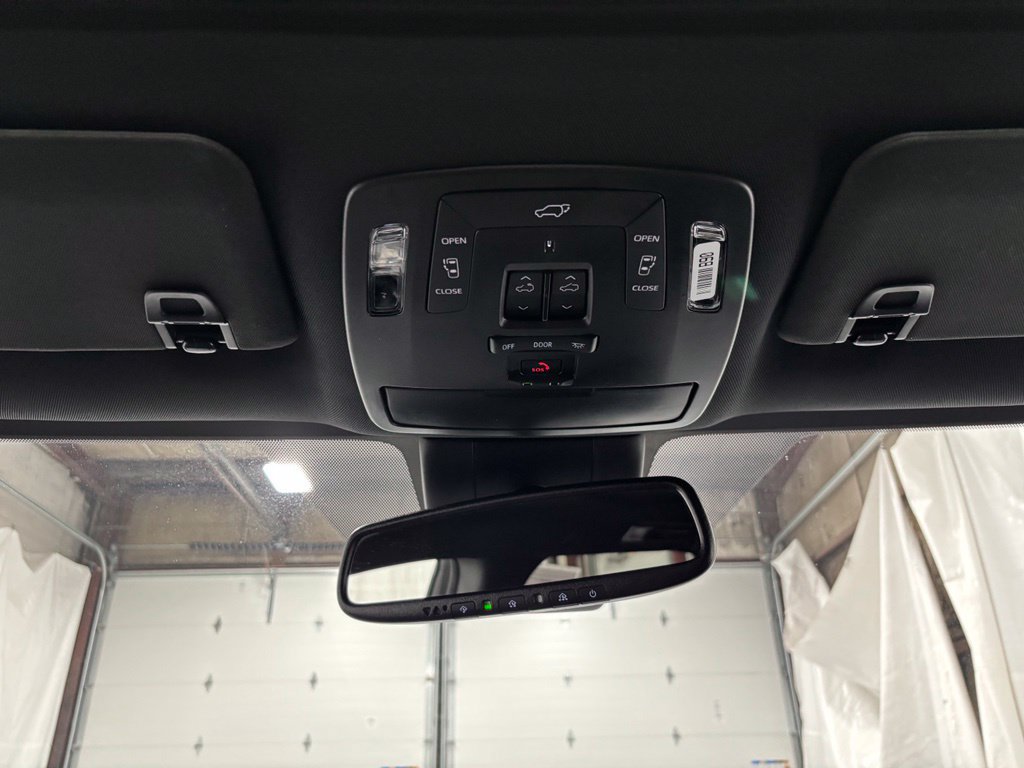 Used 2026 Toyota Sienna Limited FWD image 42