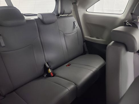 Used 2024 Toyota Sienna XLE image 16