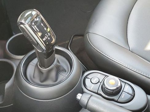Used 2020 MINI Cooper 4-Door Hardtop FWD image 19