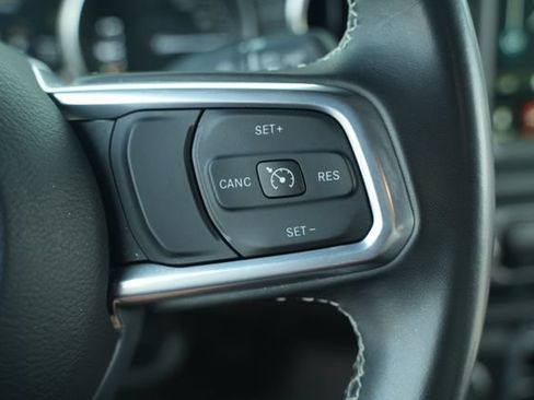 Used 2022 Jeep Wrangler Unlimited Sahara AWD/4WD image 32