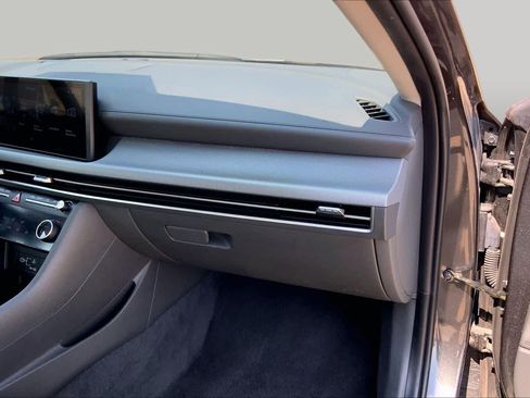 Used 2025 Hyundai Sonata SEL FWD image 19
