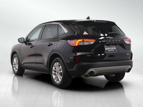 Used 2020 Ford Escape SE image 4