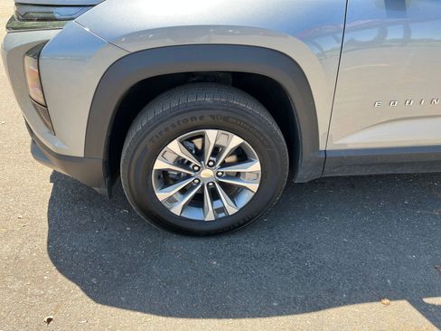 Used 2025 Chevrolet Equinox LT image 30