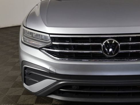 Used 2023 Volkswagen Tiguan SE image 11