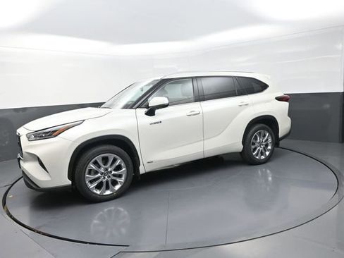 Used 2021 Toyota Highlander Limited AWD/4WD image 36