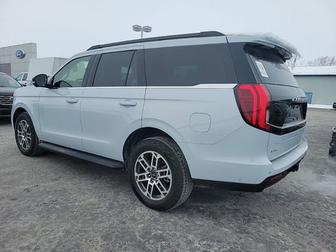 Used 2025 Ford Expedition Active image 5