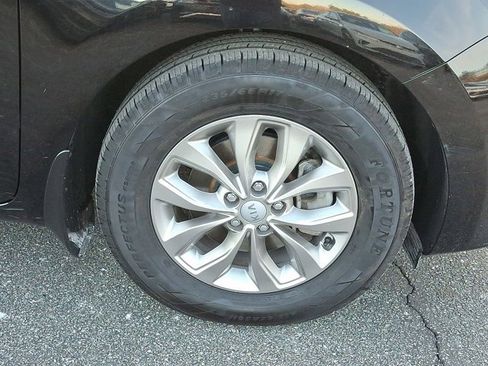 Used 2019 Kia Sedona L image 11