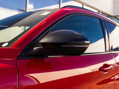 Used 2024 Alfa Romeo Stelvio Veloce image 13