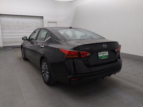 Used 2024 Nissan Altima 2.5 SV image 5