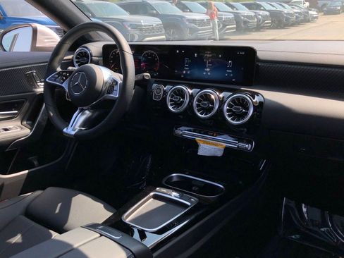 New 2025 Mercedes-Benz CLA 250 4MATIC image 17