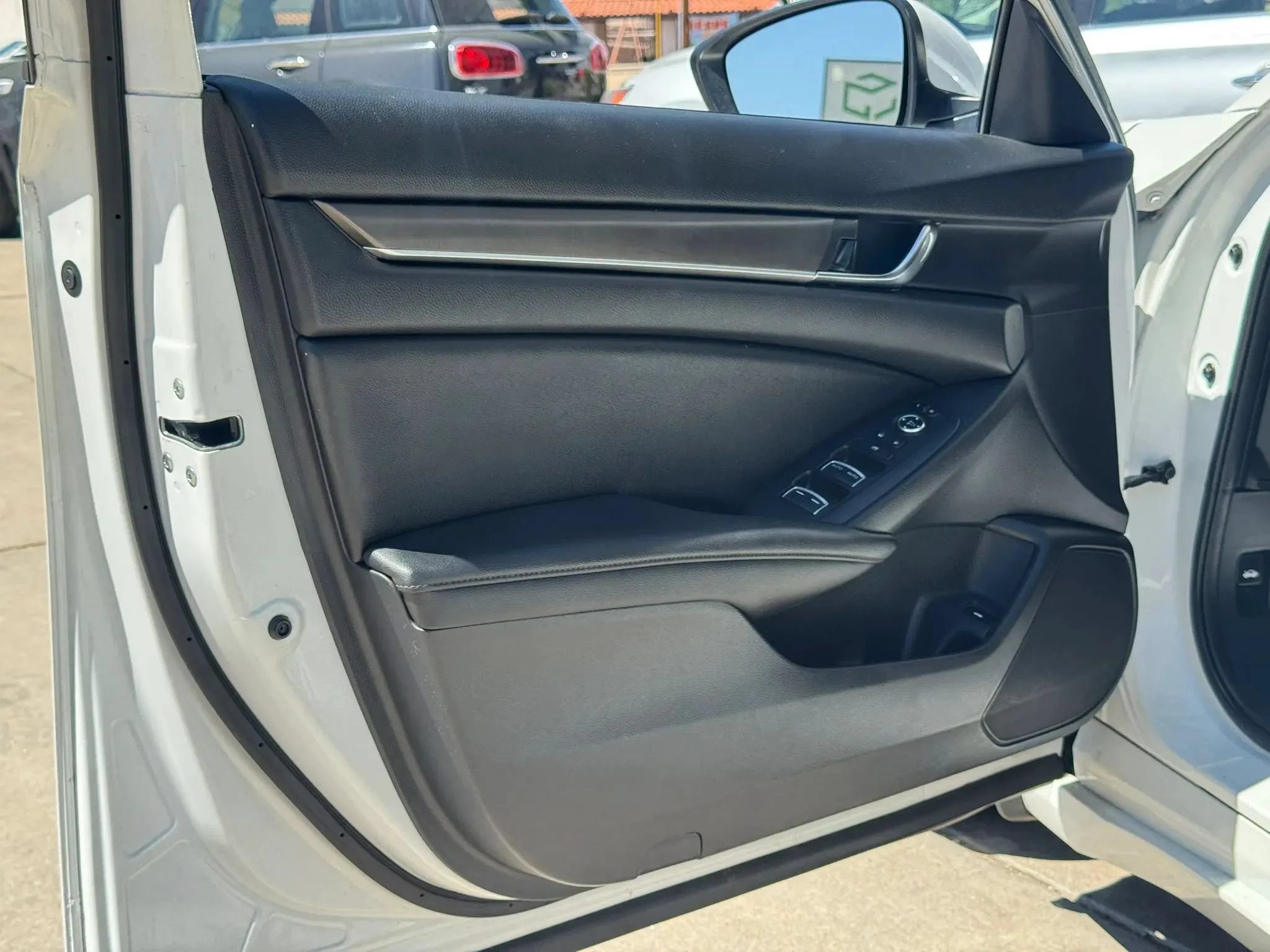 Used 2019 Honda Accord LX image 10