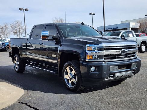 Used 2018 Chevrolet Silverado 2500 High Country w/ Duramax Plus Package image 4