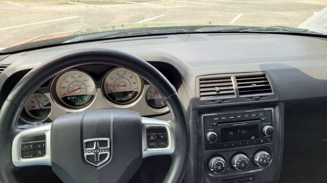 Used 2014 Dodge Challenger SXT RWD image 22
