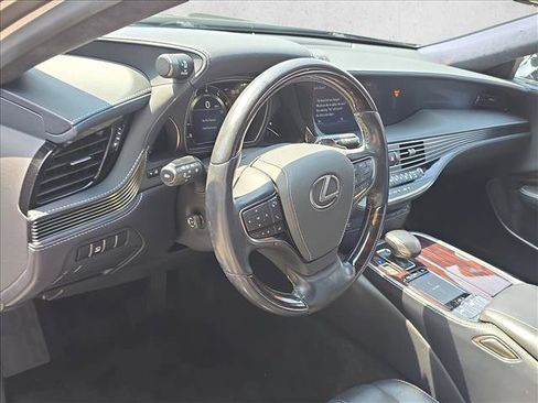 Used 2018 Lexus LS 500 w/ Interior Upgrade Package RWD image 10