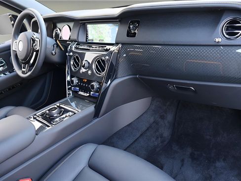 Used 2023 Rolls-Royce Cullinan Black Badge w/ Leather Finishing Pack image 26