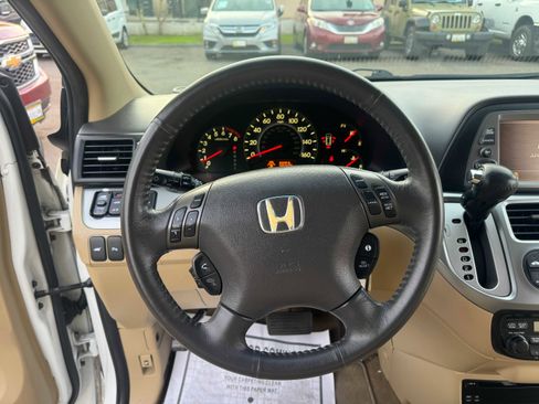 Used 2010 Honda Odyssey Touring image 16
