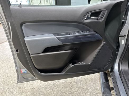 Used 2021 Chevrolet Colorado Z71 AWD/4WD image 12