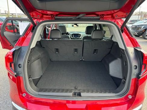 Used 2023 GMC Terrain SLT image 9