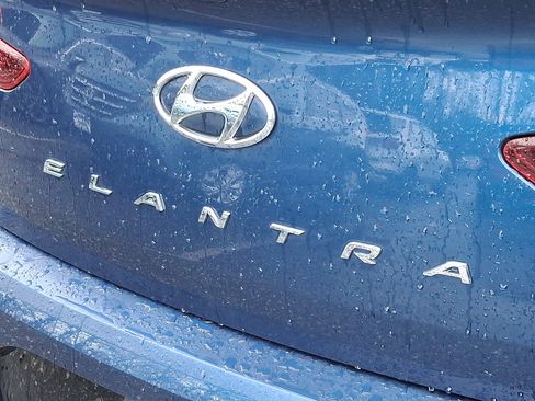 Used 2019 Hyundai Elantra SEL image 28