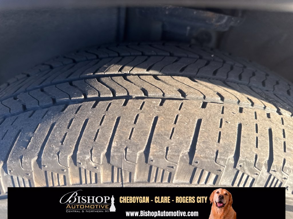 Used 2023 Chevrolet Traverse LT w/ LPO, Floor Liner Package AWD/4WD image 16