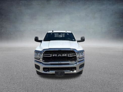 Used 2024 RAM 2500 Tradesman w/ Chrome Appearance Group AWD/4WD image 19