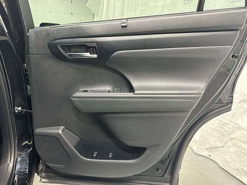 Used 2025 Toyota Highlander XSE image 56