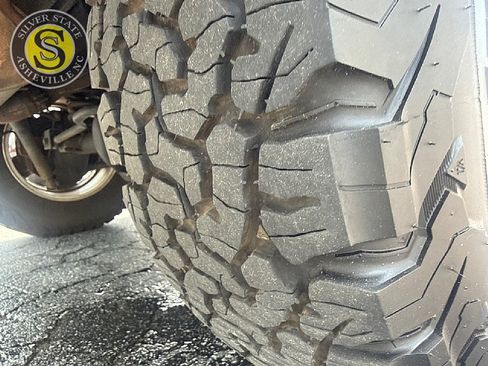 Used 2018 Jeep Wrangler Unlimited Sport S AWD/4WD image 9