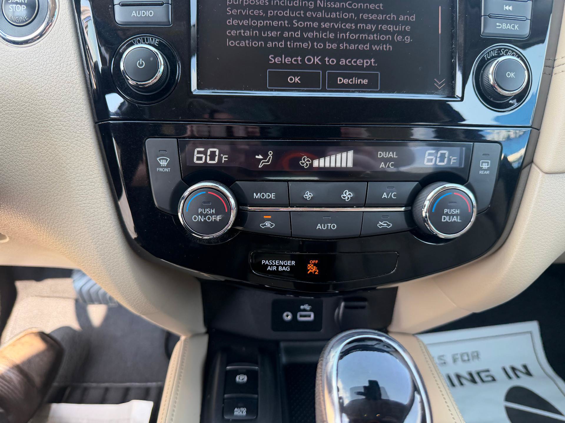 Used 2018 Nissan Rogue SL w/ Premium Package AWD/4WD image 26