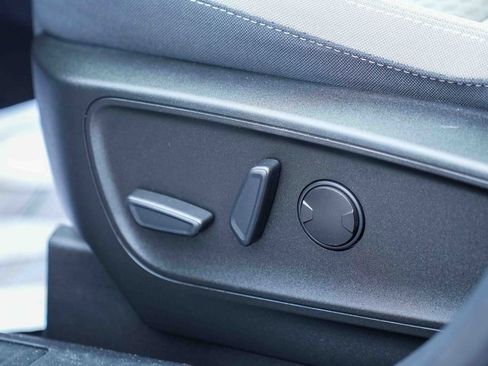 Certified 2022 Ford Escape SE w/ SE Sport Appearance Package image 25