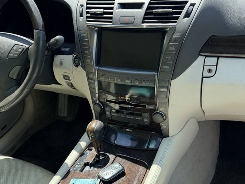 Used 2008 Lexus LS 460 RWD image 4