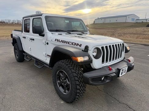 Used 2023 Jeep Gladiator Rubicon w/ Cold Weather Group image 3