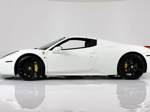Used 2015 Ferrari 458 Spider RWD image 5